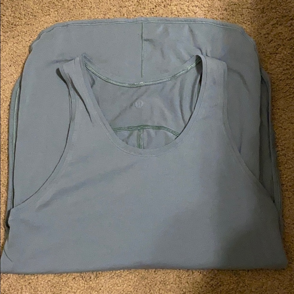 Lululemon tank size 4